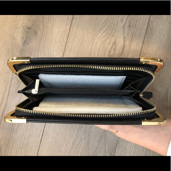 Black & Gold Wallet ✨ - Picture 3 of 3